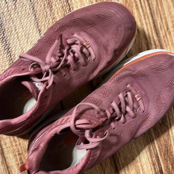 🌹 🏃🏼♀️ 🌹• HOKA x One x One • 🌹🏃🏼♀️🌹 … Style Vibes - Picture 13 of 13